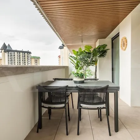 Apartment Coastal Comfort With Pool & Parking By Rems *