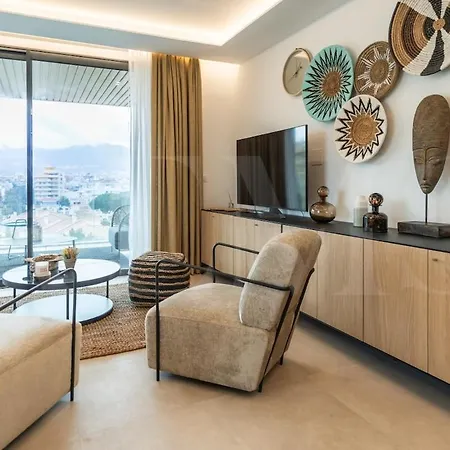 Coastal Comfort With Pool & Parking By Rems *