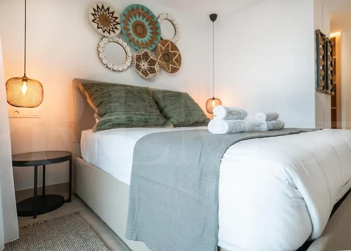 Elegant 2 Bedroom Gem With Terrace And Parking Rems דירה
