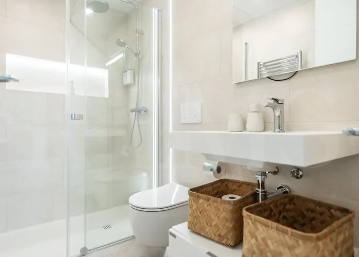 דירה Elegant 2 Bedroom Gem With Terrace And Parking Rems *