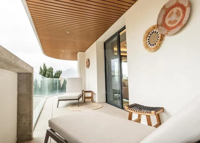 Elegant 2 Bedroom Gem With Terrace And Parking Rems דירה פואנגירולה