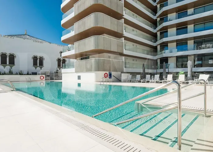 Elegant 2 Bedroom Gem With Terrace And Parking Rems פואנגירולה