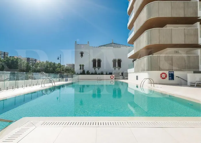 Elegant 2 Bedroom Gem With Terrace And Parking Rems פואנגירולה