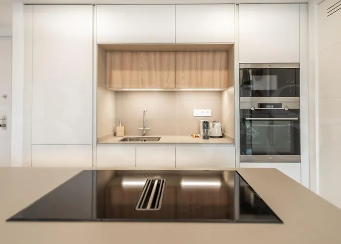 Elegant 2 Bedroom Gem With Terrace And Parking Rems פואנגירולה