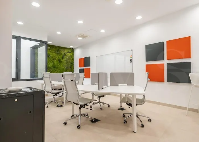 Elegant 2 Bedroom Gem With Terrace And Parking Rems דירה *